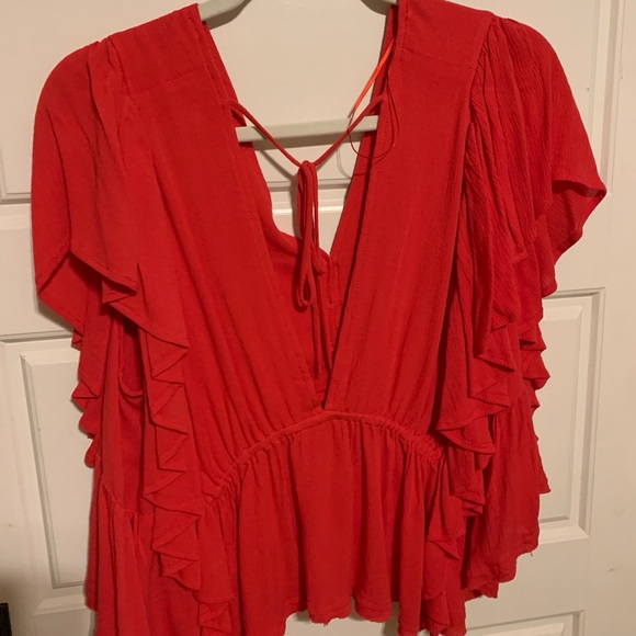super cute backless button up ruffle top - Picture 2 of 3
